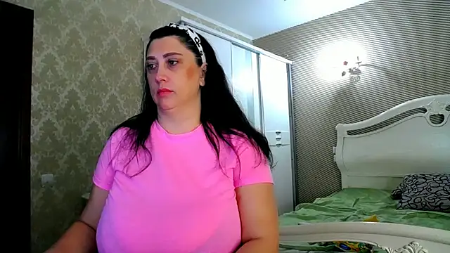 Snapshot of Evelyn_Shy chatting on 11/14/25, 07:23 Evelyn Shy online show from 11/14/25, 07:23