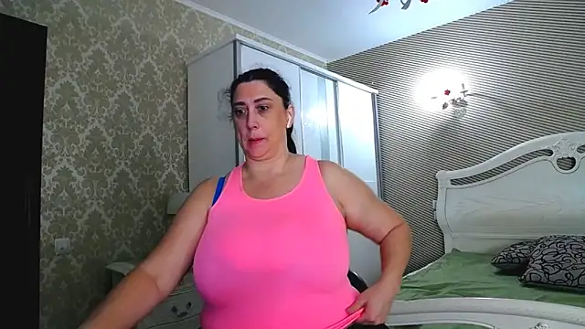 Snapshot of Evelyn_Shy chatting on 11/24/25, 07:19 Evelyn Shy online show from 11/24/25, 07:19