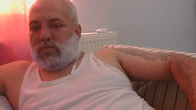Snapshot of husoizmir chatting on 07/12/26, 11:33 husoizmir online show from 07/12/26, 11:33