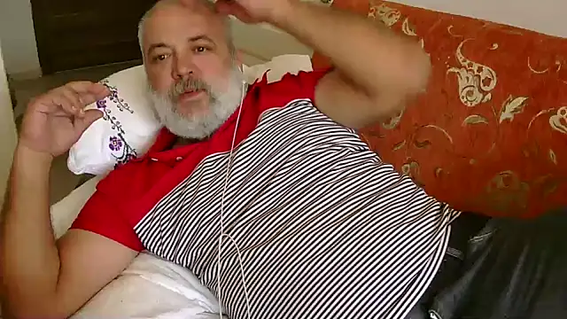 Snapshot of husoizmir chatting on 09/27/25, 10:21 husoizmir online show from 09/27/25, 10:21