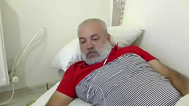 Snapshot of husoizmir chatting on 09/26/25, 07:48 husoizmir online show from 09/26/25, 07:48