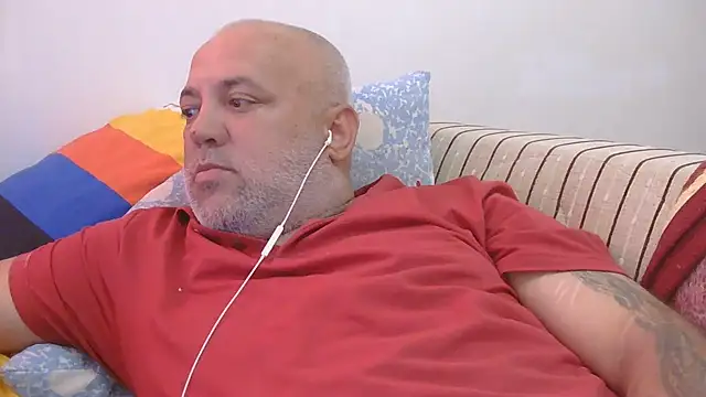 Snapshot of husoizmir chatting on 06/17/26, 12:37 husoizmir online show from 06/17/26, 12:37