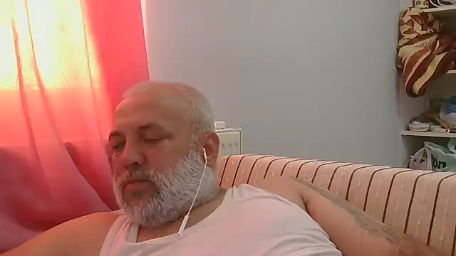 Snapshot of husoizmir chatting on 07/07/26, 12:20 husoizmir online show from 07/07/26, 12:20