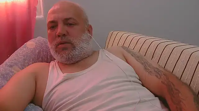 Snapshot of husoizmir chatting on 06/28/26, 10:32 husoizmir online show from 06/28/26, 10:32