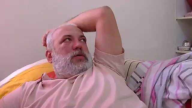 Snapshot of husoizmir chatting on 06/06/26, 10:31 husoizmir online show from 06/06/26, 10:31