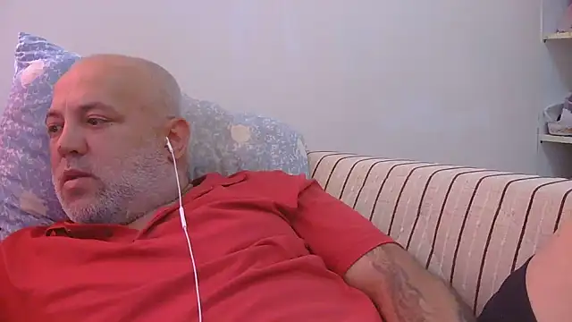 Snapshot of husoizmir chatting on 06/18/26, 11:26 husoizmir online show from 06/18/26, 11:26