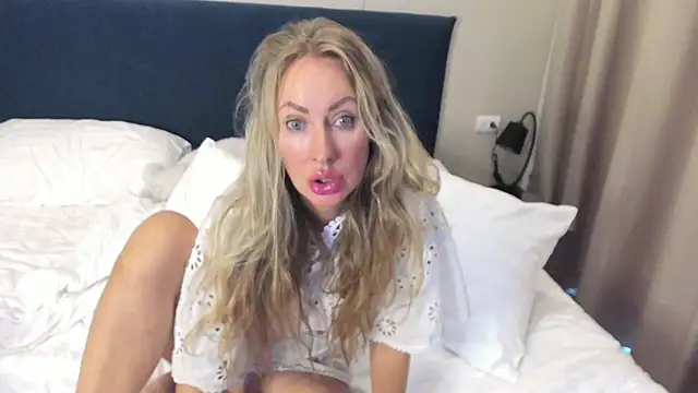 Snapshot of Veola_new chatting on 02/16/26, 02:32 Veola new online show from 02/16/26, 02:32