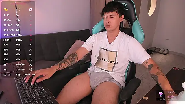 Snapshot of LeaneSeb chatting on 02/11/26, 05:13 LeaneSeb online show from 02/11/26, 05:13