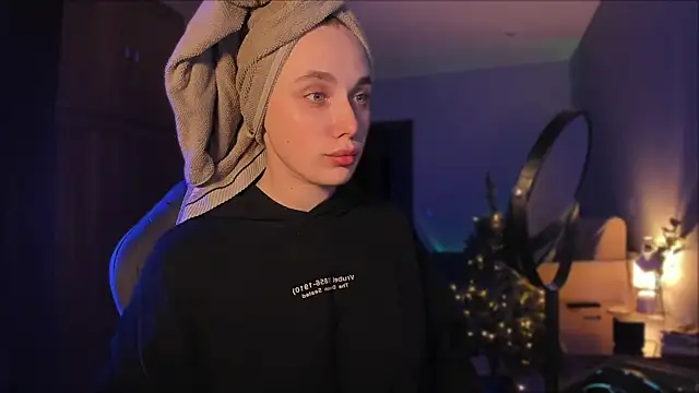 Snapshot of Rachel_Ro chatting on 12/29/24, 02:31 Rachel Ro online show from 12/29/24, 02:31