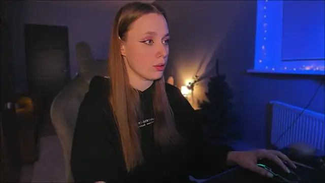 Snapshot of Rachel_Ro chatting on 12/15/24, 06:48 Rachel Ro online show from 12/15/24, 06:48