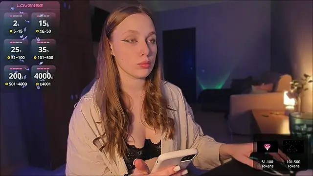 Snapshot of Rachel_Ro chatting on 12/20/24, 06:40 Rachel Ro online show from 12/20/24, 06:40