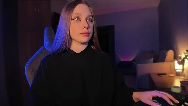 Snapshot of Rachel_Ro chatting on 12/24/24, 06:17 Rachel Ro online show from 12/24/24, 06:17