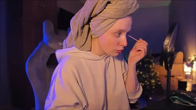 Snapshot of Rachel_Ro chatting on 12/28/24, 03:15 Rachel Ro online show from 12/28/24, 03:15