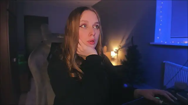 Snapshot of Rachel_Ro chatting on 12/16/24, 01:21 Rachel Ro online show from 12/16/24, 01:21