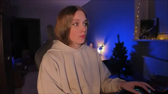 Snapshot of Rachel_Ro chatting on 12/14/24, 03:50 Rachel Ro online show from 12/14/24, 03:50