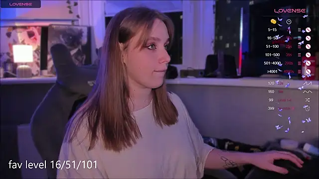 Snapshot of Rachel_Ro chatting on 10/28/25, 06:40 Rachel Ro online show from 10/28/25, 06:40