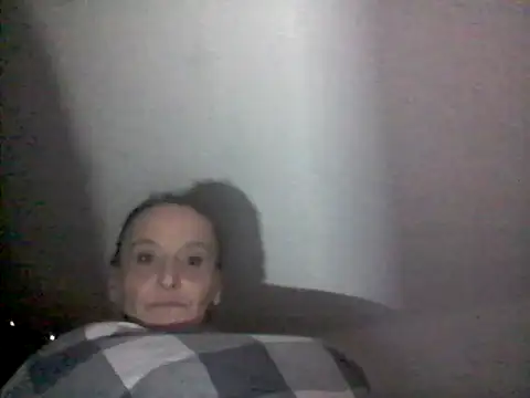 Snapshot of Pussicat1976 chatting on 11/04/25, 11:41 Pussicat1976 online show from 11/04/25, 11:41