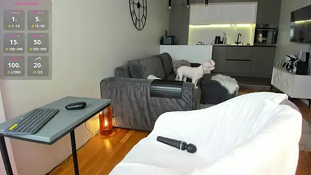 Juicy Bella online show from 05/07/26, 08:28