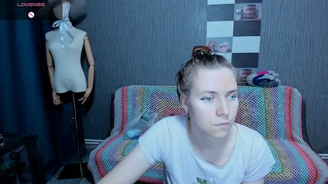 pa1e pr1ncess online show from 10/26/25, 10:15