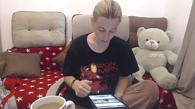 Aliss Hottie online show from 09/28/25, 07:04