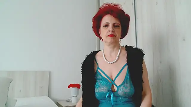 Snapshot of MilfSupreme chatting on 03/17/25, 01:39 MilfSupreme online show from 03/17/25, 01:39