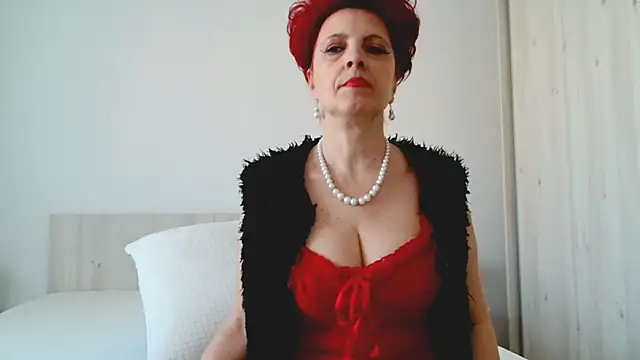Snapshot of MilfSupreme chatting on 03/08/25, 11:05 MilfSupreme online show from 03/08/25, 11:05