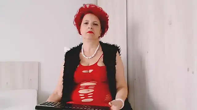Snapshot of MilfSupreme chatting on 10/02/25, 11:35 MilfSupreme online show from 10/02/25, 11:35