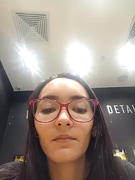 LinzyBaner online show from 11/24/25, 08:42