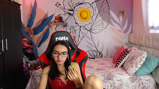 LinzyBaner online show from 01/13/25, 10:03