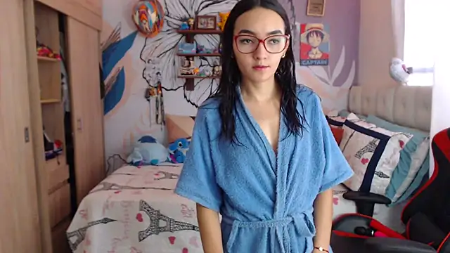 LinzyBaner online show from 10/13/25, 07:26