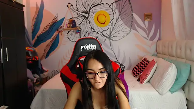 LinzyBaner online show from 02/06/25, 11:37