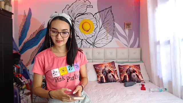 LinzyBaner online show from 12/11/24, 09:34