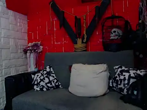 Snapshot of MistressRachelle chatting on 02/15/25, 10:31 MistressRachelle online show from 02/15/25, 10:31