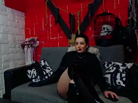 Snapshot of MistressRachelle chatting on 03/18/25, 10:58 MistressRachelle online show from 03/18/25, 10:58