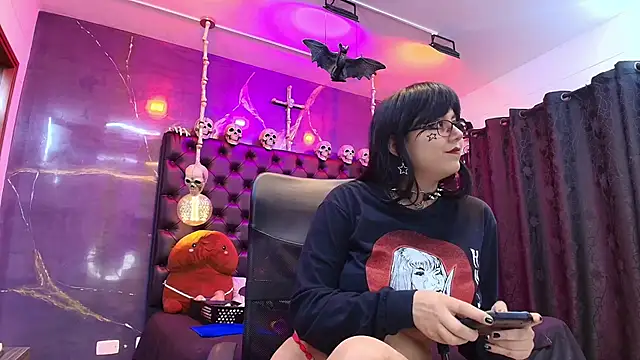 AlexHoe  online show from 03/04/25, 10:05