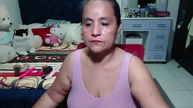 Snapshot of pervert_mommy_ chatting on 09/22/25, 12:00 pervert mommy online show from 09/22/25, 12:00