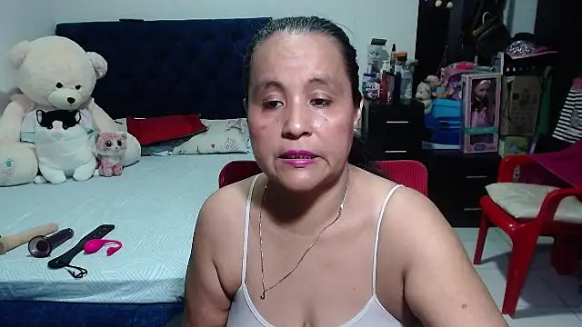 Snapshot of pervert_mommy_ chatting on 03/03/25, 09:45 pervert mommy online show from 03/03/25, 09:45