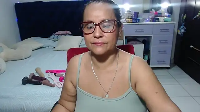 pervert mommy  online show from 05/11/26, 10:38