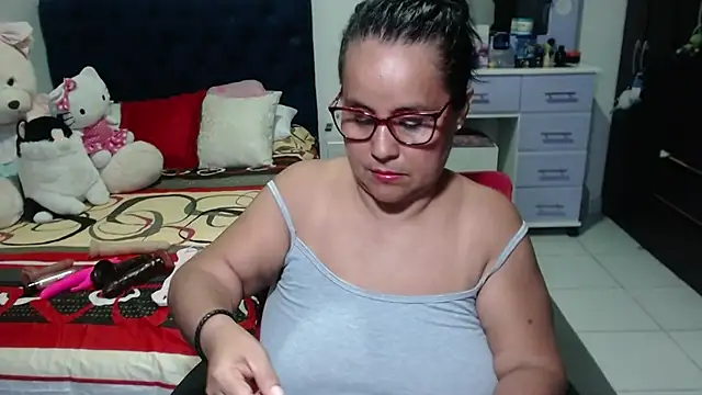 pervert mommy  online show from 11/18/25, 09:56