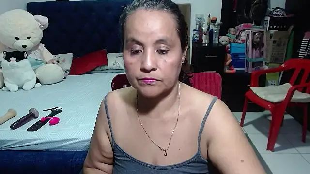Snapshot of pervert_mommy_ chatting on 03/01/25, 09:29 pervert mommy online show from 03/01/25, 09:29