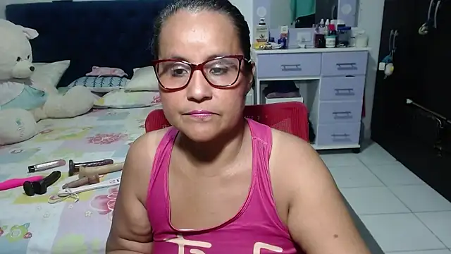 pervert mommy  online show from 02/11/26, 10:15