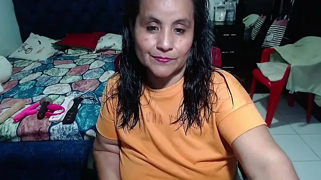Snapshot of pervert_mommy_ chatting on 03/19/25, 11:36 pervert mommy online show from 03/19/25, 11:36