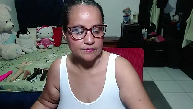 Snapshot of pervert_mommy_ chatting on 09/10/25, 11:31 pervert mommy online show from 09/10/25, 11:31