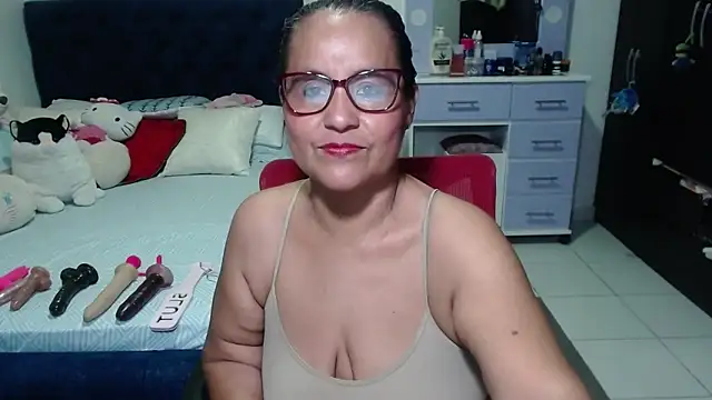 Snapshot of pervert_mommy_ chatting on 10/16/25, 12:02 pervert mommy online show from 10/16/25, 12:02
