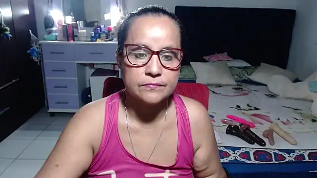 Snapshot of pervert_mommy_ chatting on 07/01/26, 11:10 pervert mommy online show from 07/01/26, 11:10