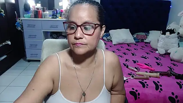 Snapshot of pervert_mommy_ chatting on 07/03/26, 09:38 pervert mommy online show from 07/03/26, 09:38