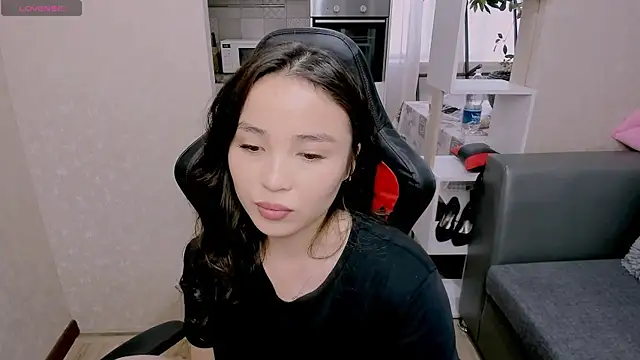 Snapshot of AyaMoon chatting on 10/02/25, 04:49 AyaMoon online show from 10/02/25, 04:49