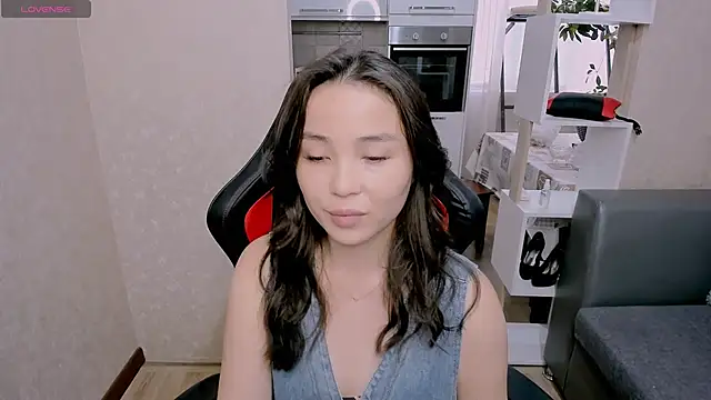 Snapshot of AyaMoon chatting on 10/07/25, 04:57 AyaMoon online show from 10/07/25, 04:57