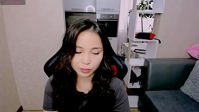 Snapshot of AyaMoon chatting on 10/10/25, 04:13 AyaMoon online show from 10/10/25, 04:13