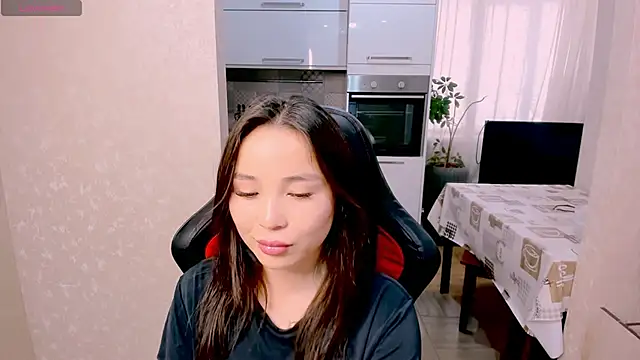 AyaMoon online show from 10/29/25, 04:44